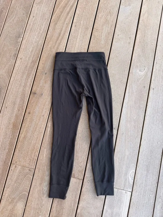 Vuori SET of Daily Piped Bra & Legging in Black - Picture 6 of 7